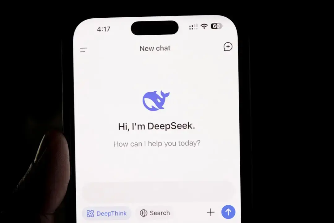 DeepSeek reduce permanent prețurile la modelul său AI cu 75%