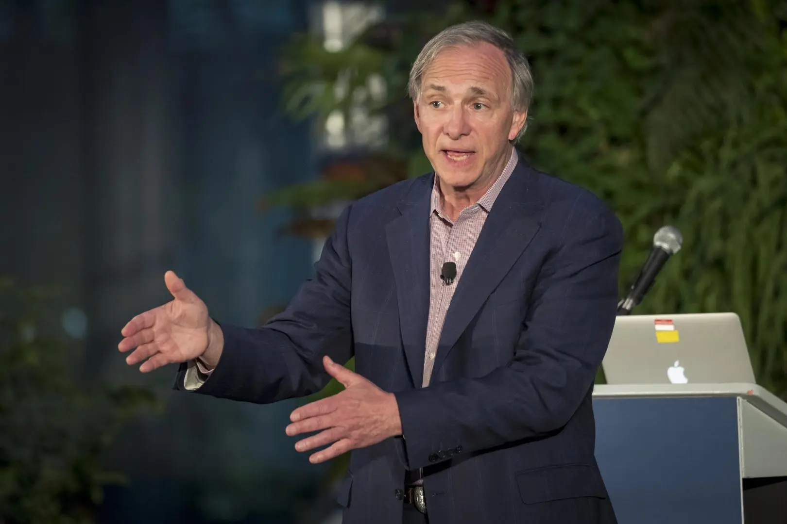Ray Dalio: O mică parte din portofoliu în Bitcoin, ca protecție împotriva riscurilor de datori