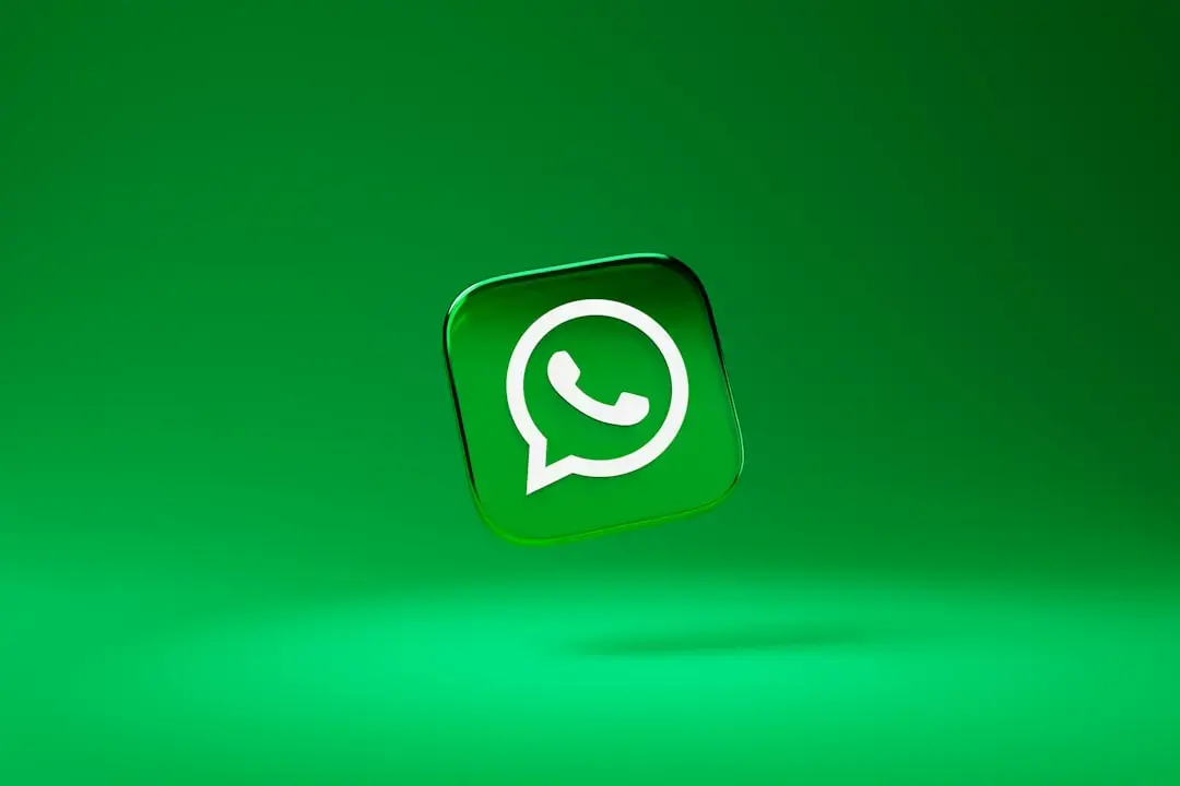 WhatsApp introduce @all mentions, sondaje îmbunătățite și spin-offuri mai rapide pentru grupuri