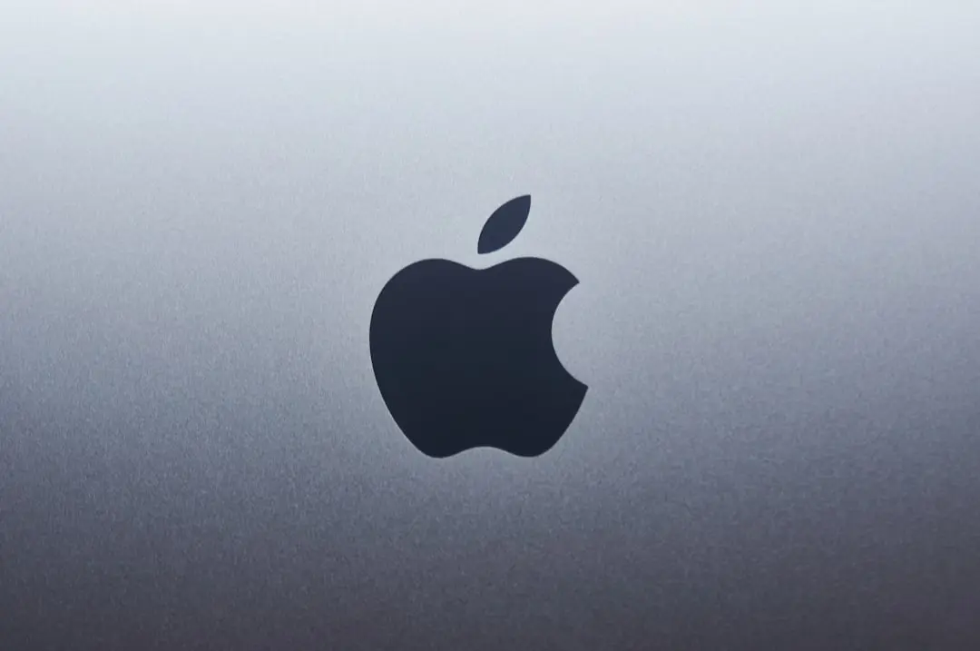 Apple plătește 250 de milioane de dolari pentru a rezolva procesul privind întârzierea caracteristicilor AI ale Siri